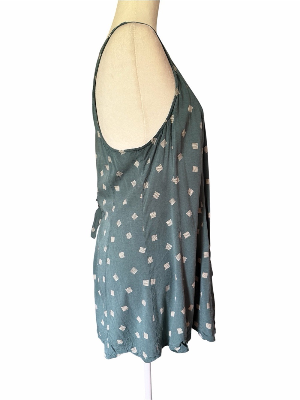Torrid Fit-Flare Tank Green and White Geometric Pattern Size 2 - Picture 3 of 8